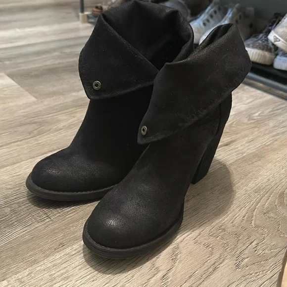 Sbicca black boots, like new, can wear up or down - Picture 1 of 9